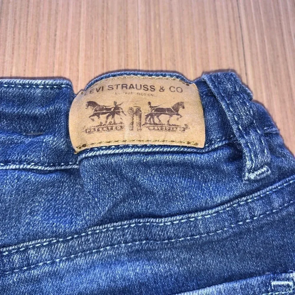 Levi's Classic Denim Legging Jeans - Picture 11 of 11